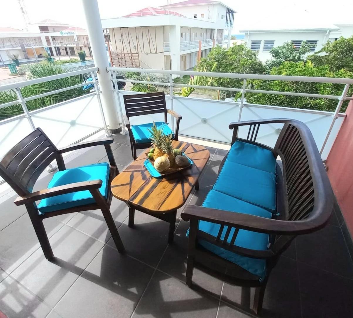Les Pieds Dans L'Eau Chez Syl Apartment Le Moule Exterior photo